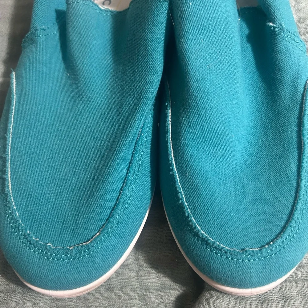 Vionic Turquoise Blue Beach  Slip-On Canvas Shoes - Picture 5 of 10